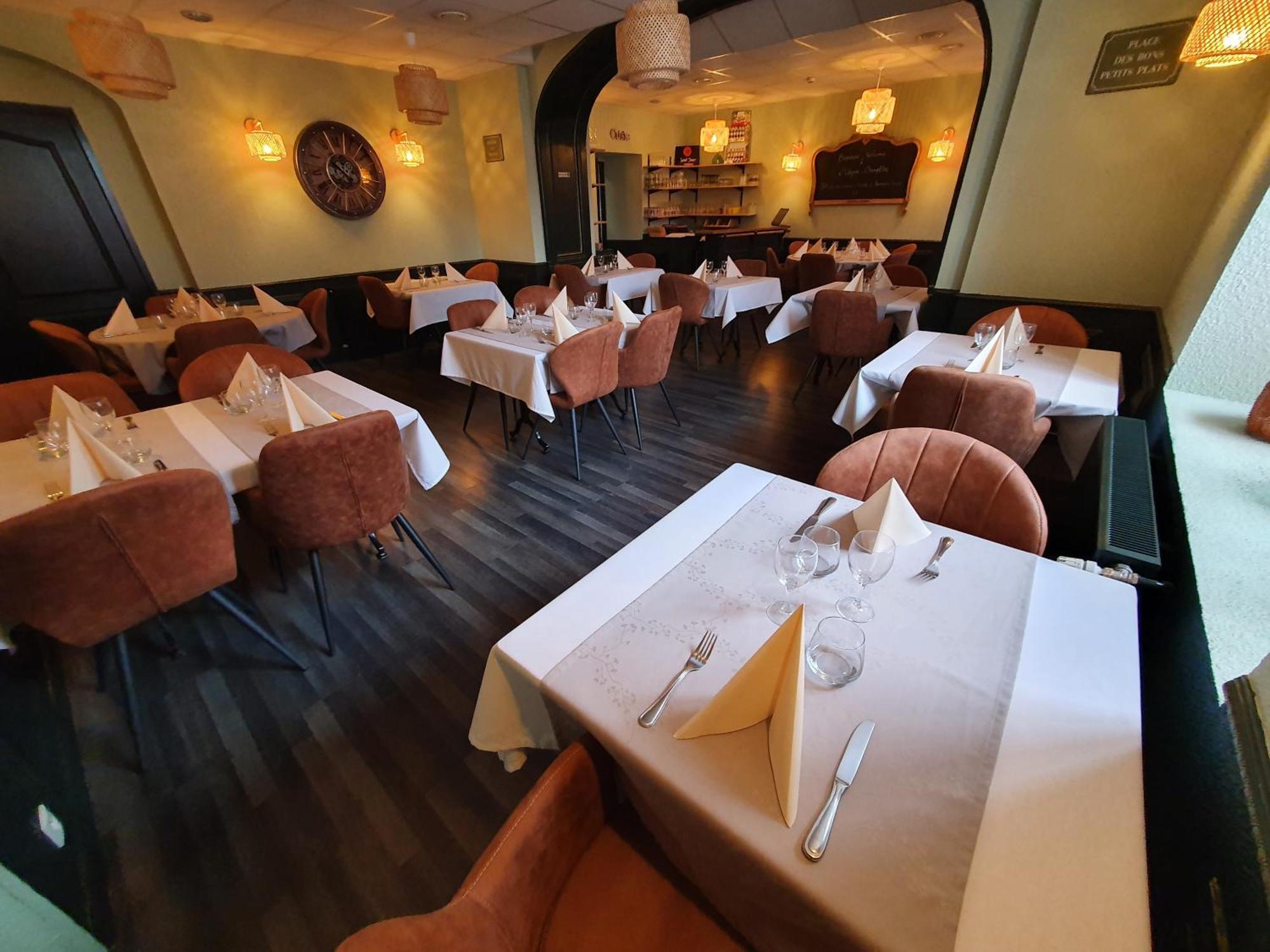 Logis Hotel Restaurant L'Odyssee Champetre Le Lude Esterno foto
