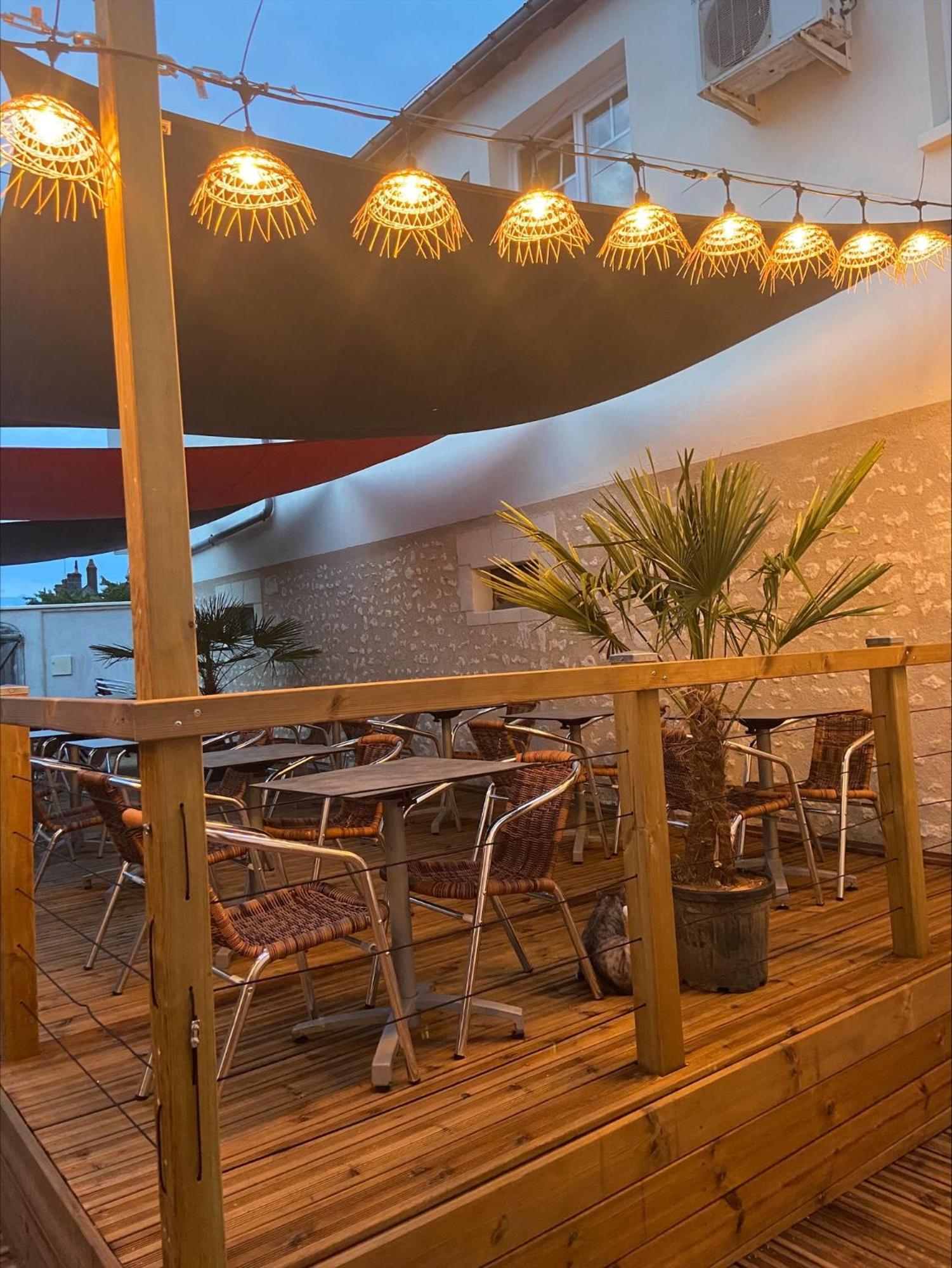 Logis Hotel Restaurant L'Odyssee Champetre Le Lude Esterno foto